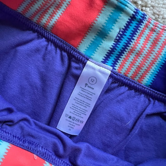 Ivivva shorts Sz 12 - Picture 2 of 2